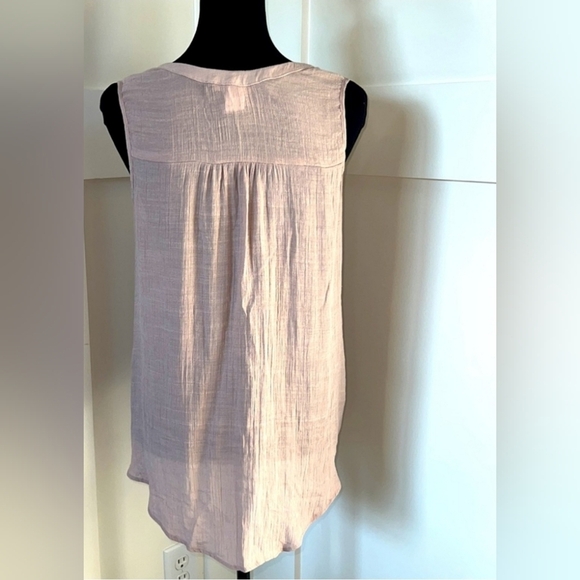 Ivy Ridge Button Down Lightweight Tank - Picture 3 of 4